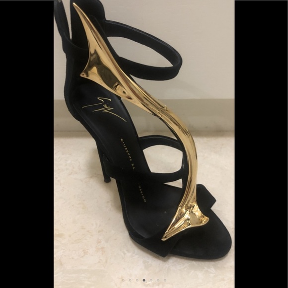 *SOLD* 💯Auth Giuseppe Zanotti Alien Suede Sandals - Picture 4 of 6